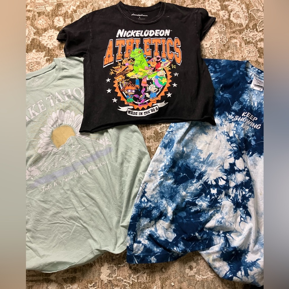 Bundle of T-shirts – Size S (Nickelodeon, Lake Tahoe & Tie-Dye)